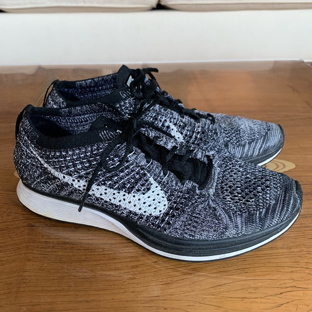Nike Flyknit Racers Oreo 2 - Picture 5 of 9